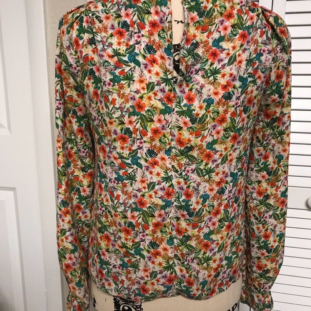 💲SOLD💲 HM Top - Picture 4 of 6